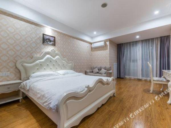 Haoma Shangpin Hotel (Chongqing Yuanyang Light Rail Station)