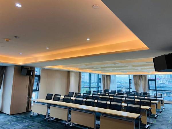 Ji Hotel Chongqing Caijia Metro Station