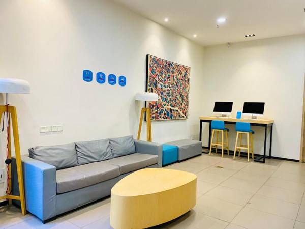 Hanting Hotel Chengdu East Railway Station