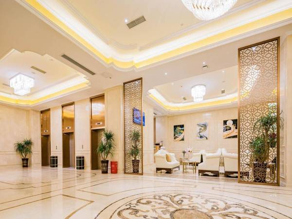 James Joyce Coffetel Chengdu Huayang Convention and Exhibition Center Haichang Polar Aquarium