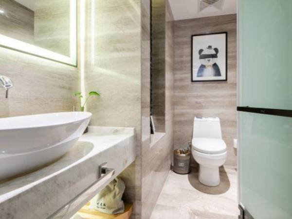 Charm City Kai Guan Hotel (Chengdu West Railway Station Qingyang Wanda)