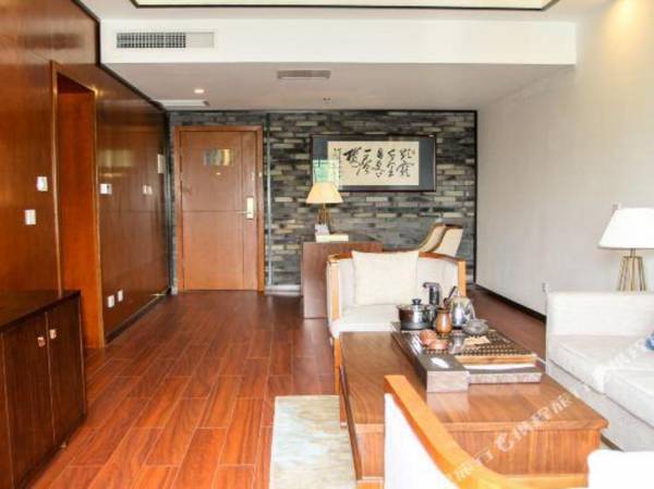 Dou Jiang Yan Shang Jing Ling Yan Sen Lin Hotel