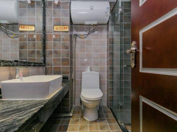 Kaisi Danni Apartment