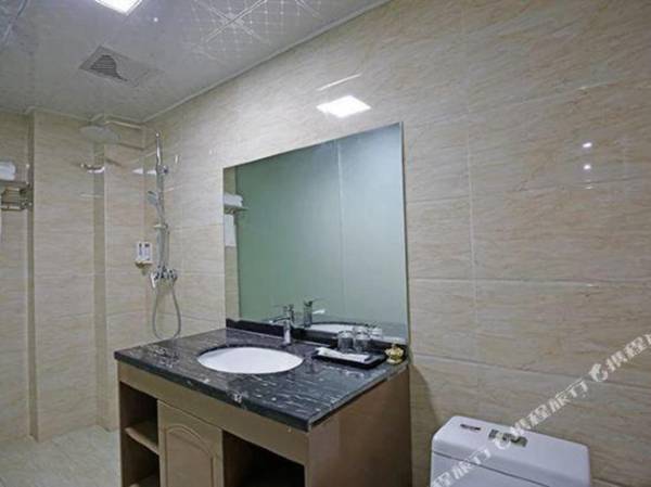 Chengdu Longzhixin Hotel