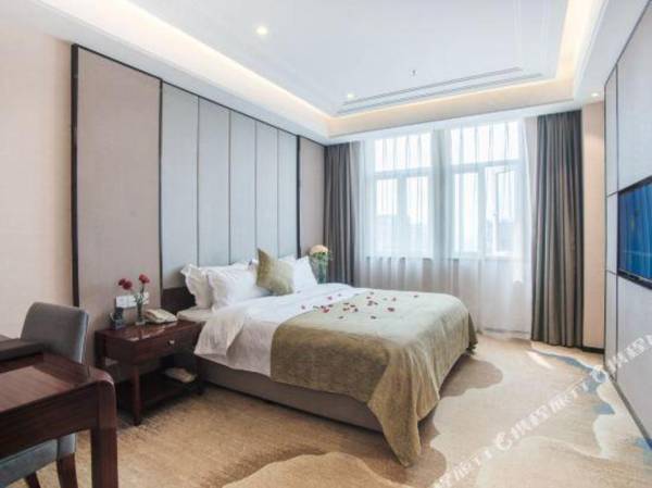 Kong Gang Ming Zhu Jiu Dian (Cheng Dou Shuang Liu Guo Ji Ji Chang Dian )