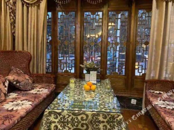 Dezheng Hotel (Chengdu Huayang Sihe Subway Outlet)