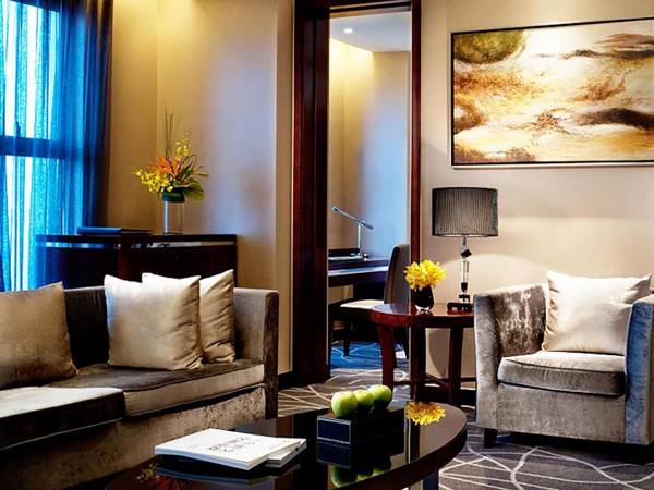 Grand Metro Park Universal Dinosaur Town Hotel