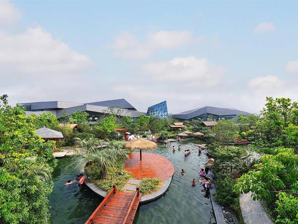 Grand Metro Park Universal Dinosaur Town Hotel