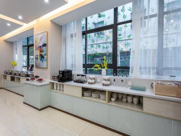 GYA Changzhou Wujin District Hutang New Era Furniture Plaza Hotel