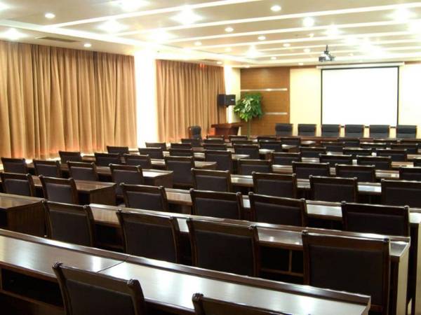 Longjian Du Business Hotel