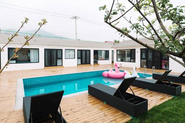 Hidden in the World (Winter Olympic Town) - Child Memory Courtyard