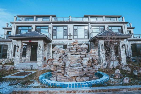 Hidden in the World (Winter Olympic Town) - Crabapple 3 Courtyard