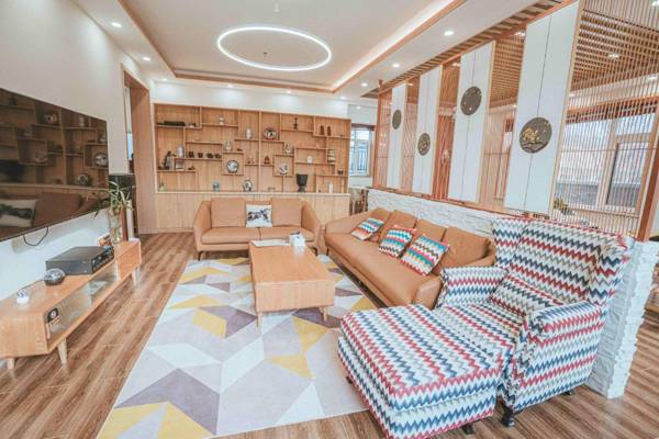 Hidden in the World (Winter Olympic Town) - Crabapple No.4 Courtyard