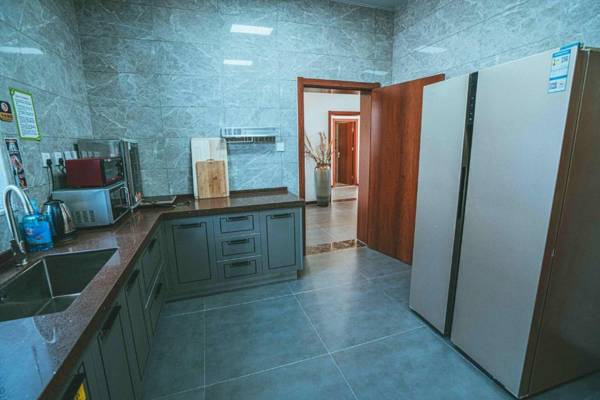 Hidden in the World (Winter Olympic Town) - Crabapple No.4 Courtyard