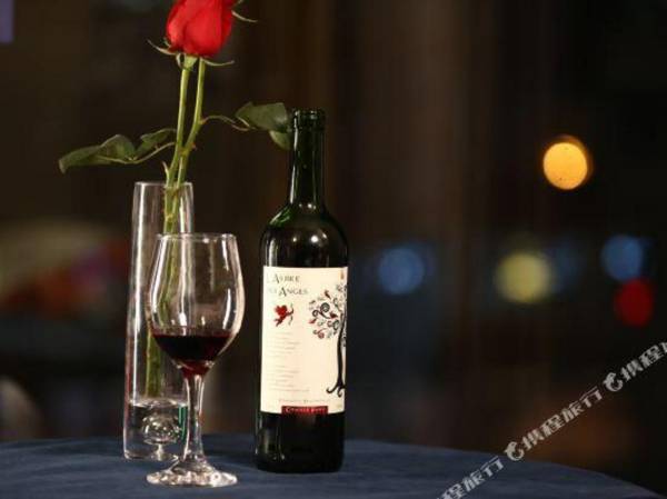 Super 8 Hotel Premier (Beijing Workers' Stadium Sanlitun Chunxiu Road)