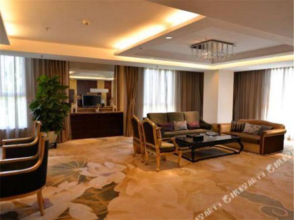 Zhongjia Palace Hot Spring Hotel