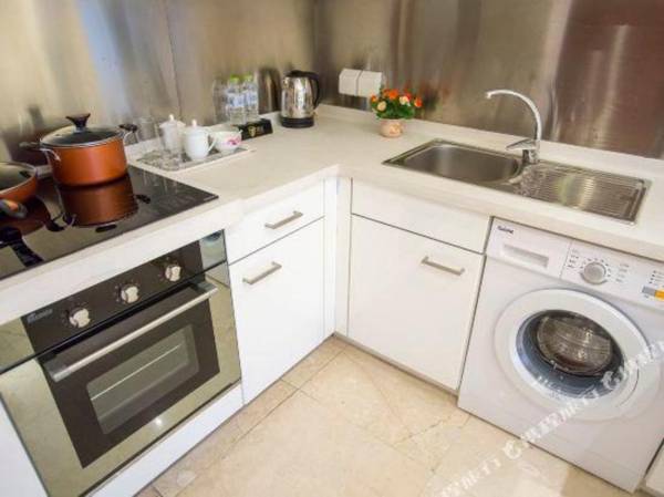 Yushenghuo Apartment (Beijing Xiaoyunli No. 8)