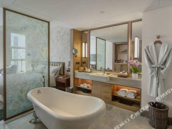 Huayang Nianhua Hotel