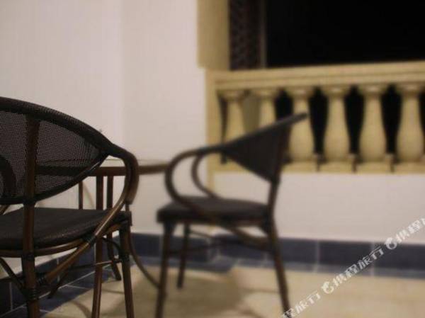 Silver Beach Yangguangli Hotel