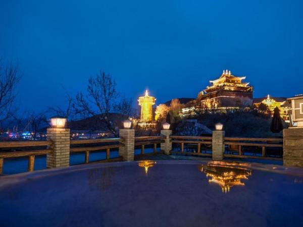 Shangri-La E-Outfitting Boutique Hotel