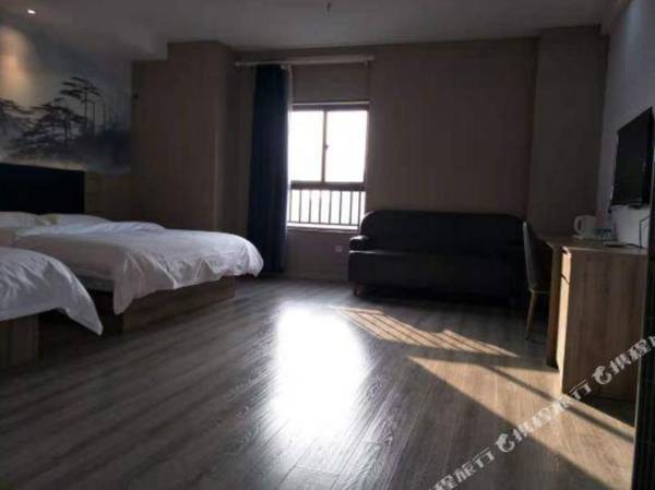 7 Premium Hotel (Jurong Agriculture and Forestry College Store)