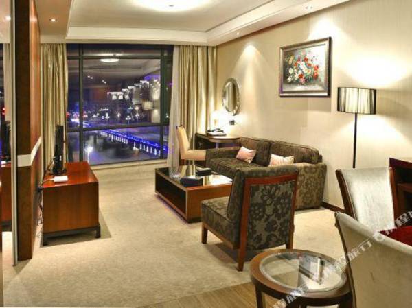 Days Suites Huangshan Bojing