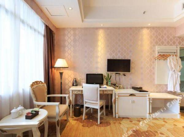 Huadong Grand Hotel