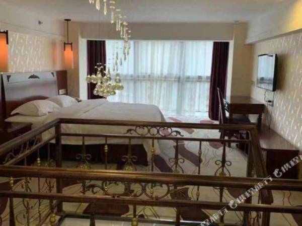 Huadong Grand Hotel