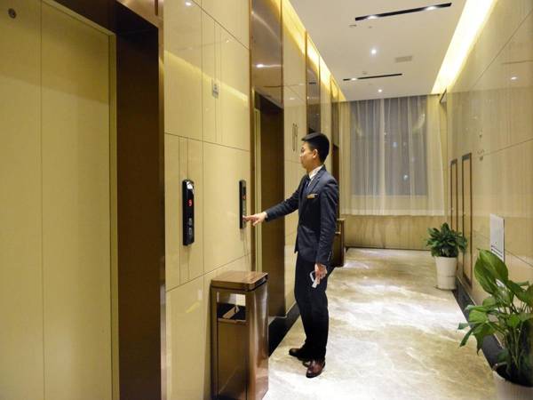 Lavande Hotel·Yichun Wanda High Speed Railway Station