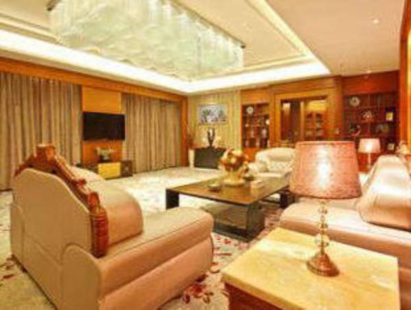 Days Hotel and Suites Yangjiang