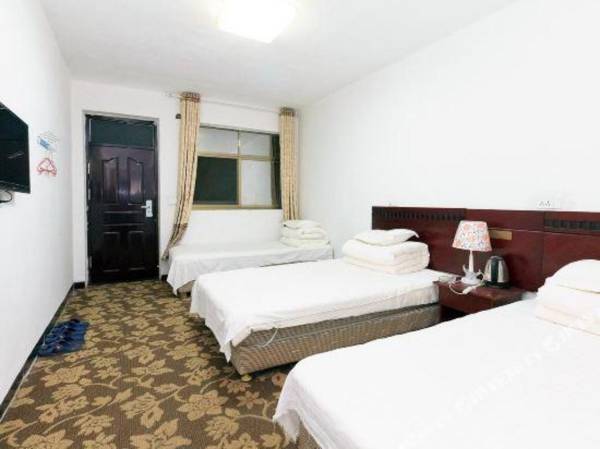 Quiet Mountain Peaceful Voyage Tourist Hotel