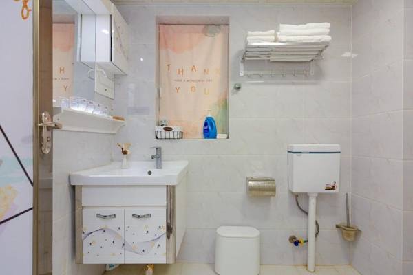 c现代轻奢网红打卡三居室套房