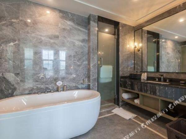 New Century Grand Hotel Lichuan Times