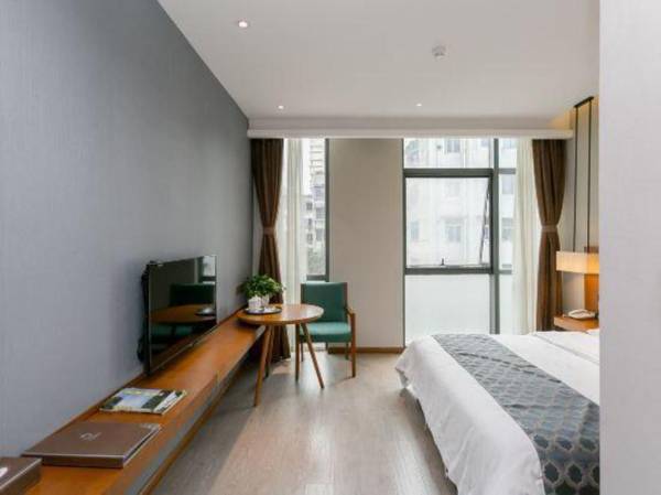 Memory Impression Hotel (Ya'an Xikang Wharf)