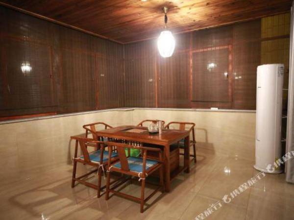 Wolonggu Forest Hotel