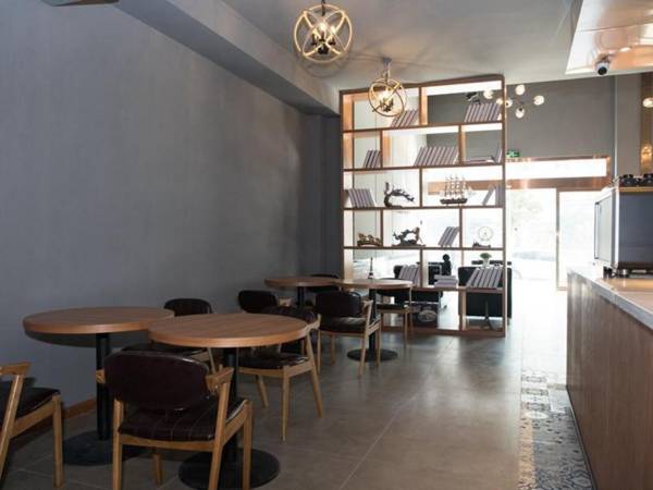 James Joyce Coffetel·Xiaogan Dawu Town Fuxing Mall