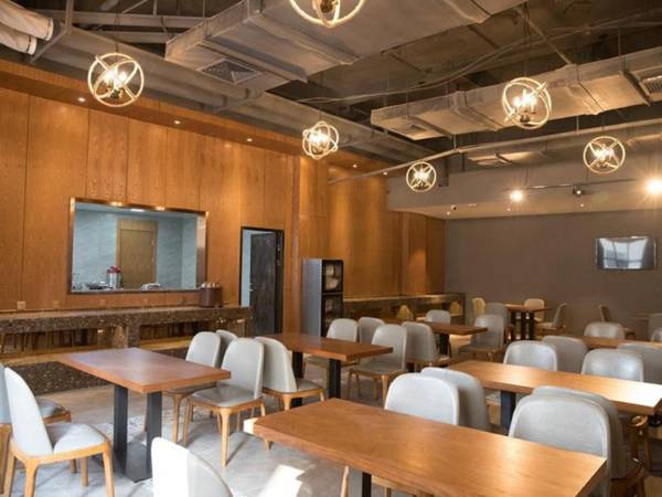 James Joyce Coffetel·Xiaogan Dawu Town Fuxing Mall