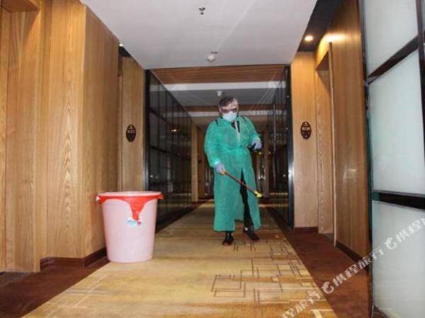 Wansheng Garden Hotel (Luoshan Xinhua)