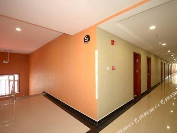 Bao Ding Xin Yi Fan Shang Wu Hotel