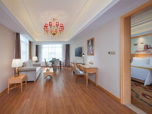 vienna Hotel (fujian quanzhou dehua station)