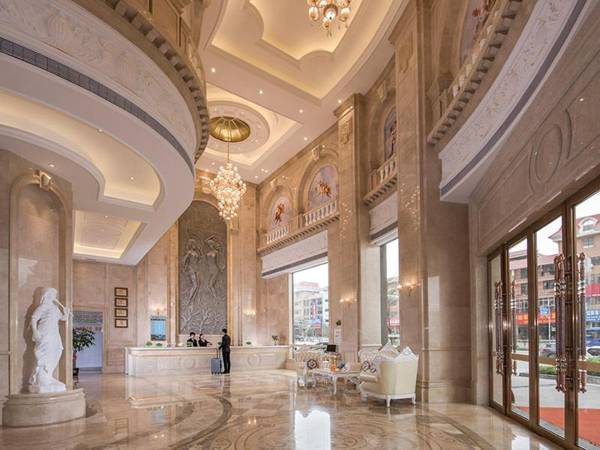 Vienna International Hotel (Fangchenggang Administration Center High-speed Railway Station branch)