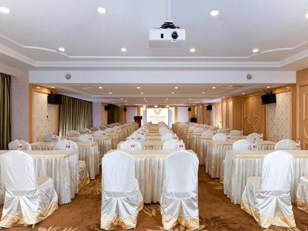 Vienna Hotel Guangxi Lingshan Diwang International