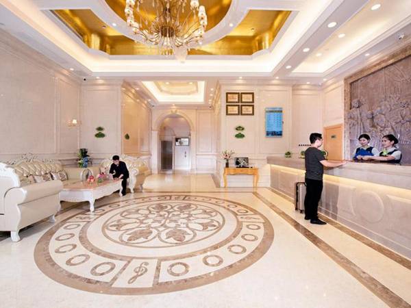 Vienna Hotel Guangxi Lingshan Diwang International
