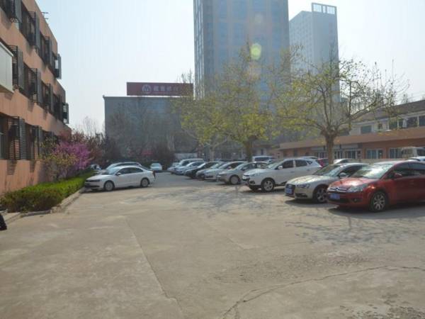 GreenTree Inn WeiFang QingZhou Middle HaiDai Road Electric Power Shell
