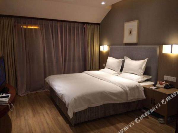 the No. 1 Courtyard Hotel