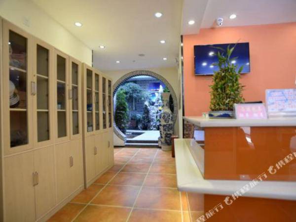 7Tian Lian Suo Jiu Dian (Li Jiang Gu Cheng Zheng Men Da Shui Che Zhong Xin Dian )