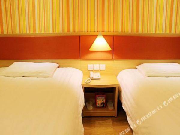 Home Inn (Lijiang Ancient City North Gate Large Water Wheel)