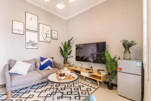 Zhengzhou Shangjie·Near Wuyun Mountain· Locals Apartment 00144970