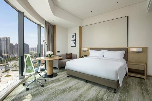 Workspace - Holiday Inn Zhengzhou Riverside an IHG Hotel
