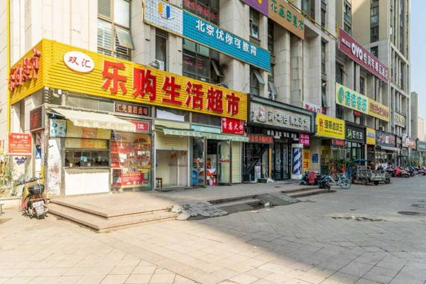 Zhengzhou Zhongyuan·Shenglong square